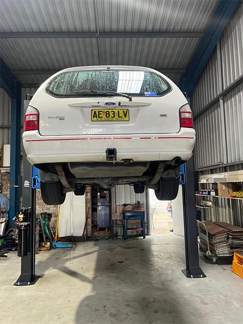 2 Post Hoist - 4.5 Ton Clear Floor