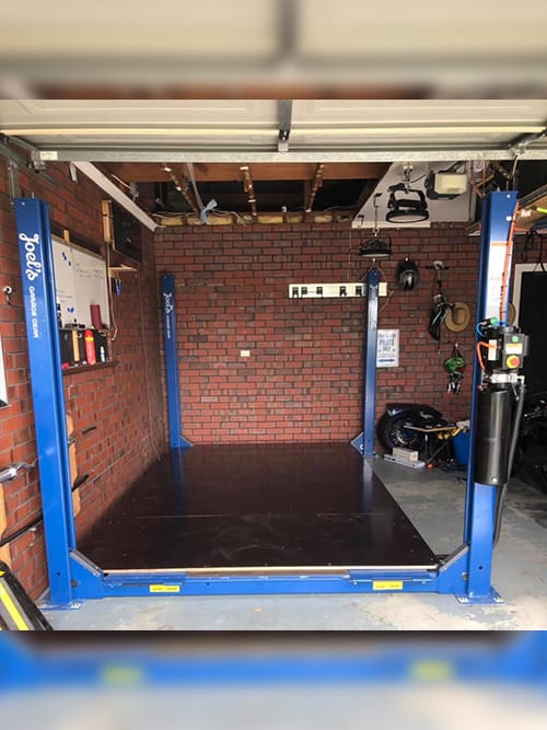 4 Post Hoist